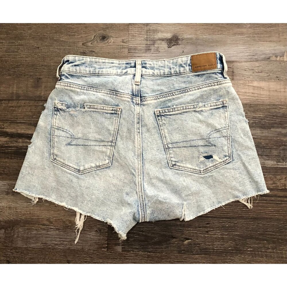 American Eagle Womens Size 4 Denim Blue Jean Mom Shorts New without Tags - Picture 2 of 8